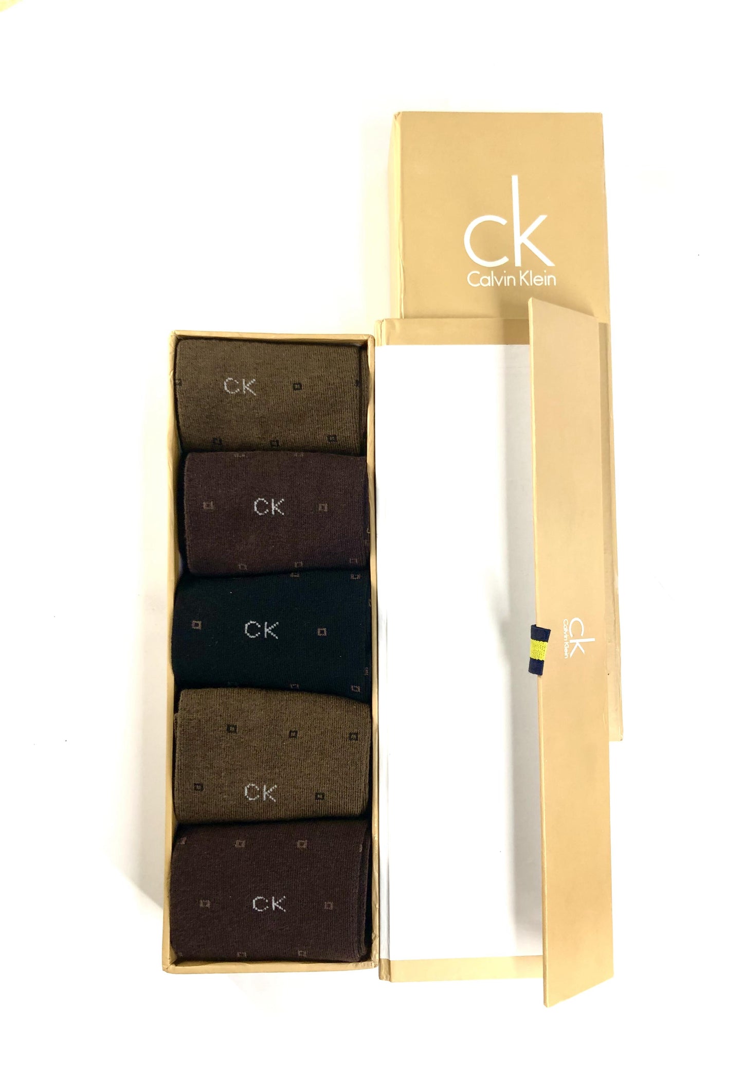 Men’s 5-Pack Ankle Socks by C-K, presented in a stylish gift box.